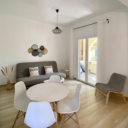Batsi Seaside Apartment Екстериор снимка