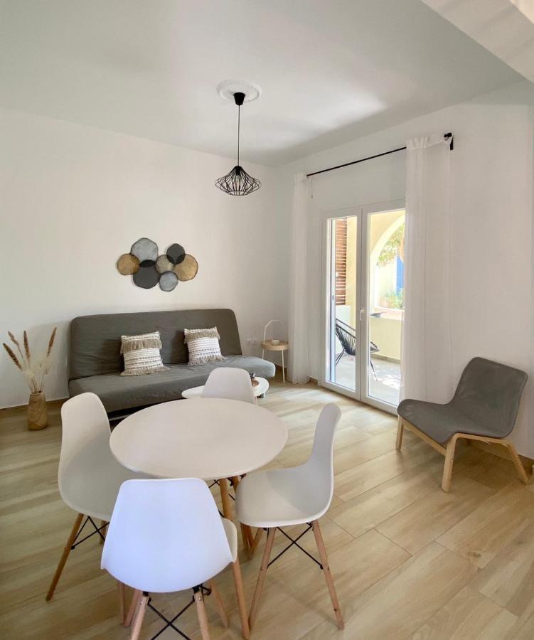 Batsi Seaside Apartment Екстериор снимка